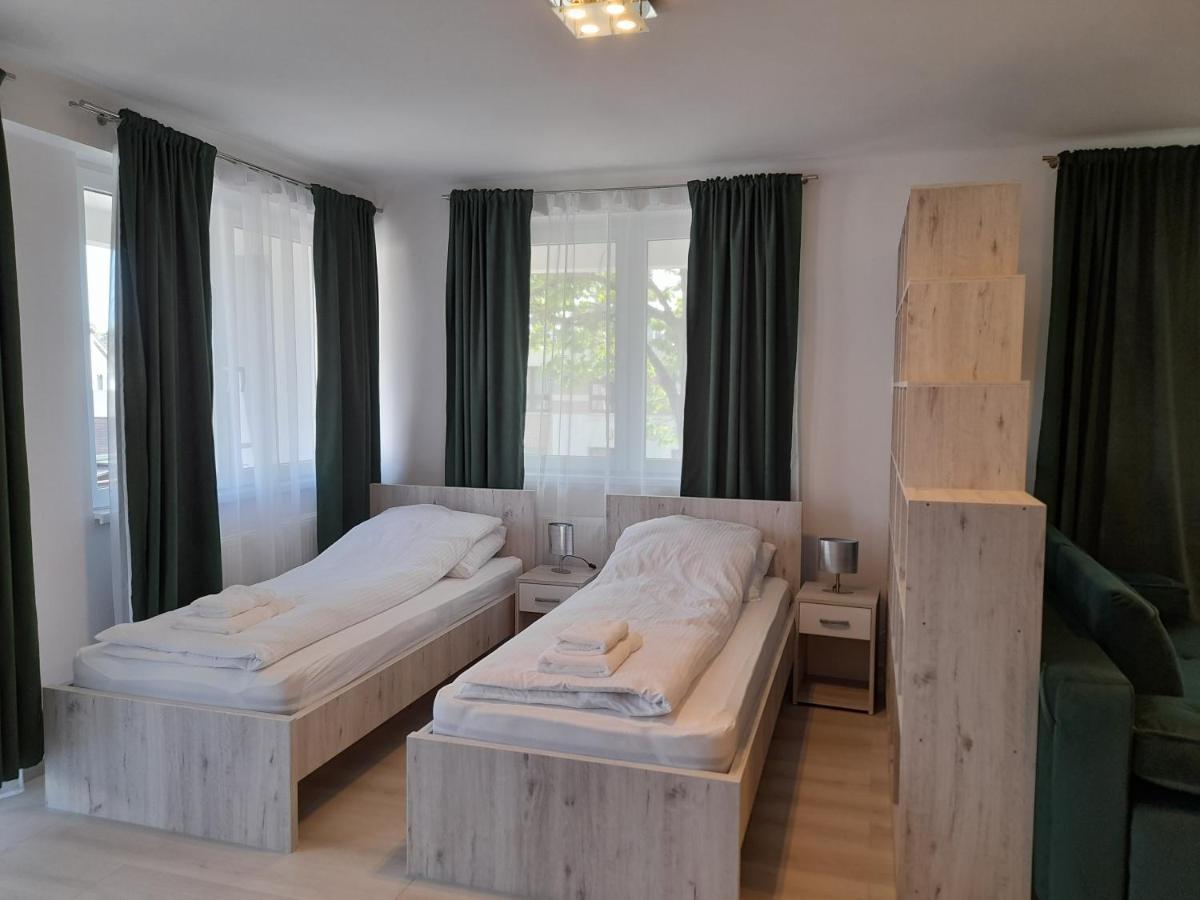 Orion Panzio Bed & Breakfast Hajdúszoboszló Exterior foto