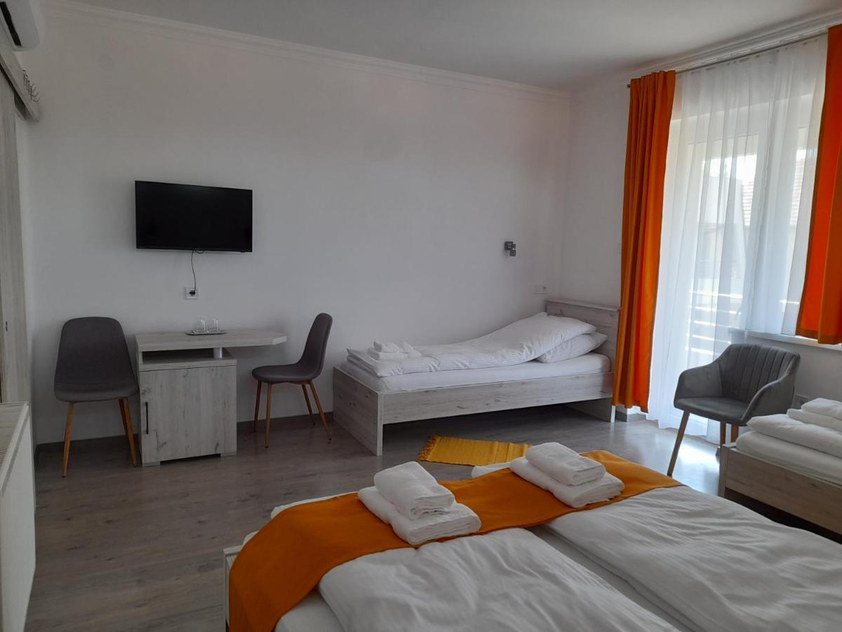 Orion Panzio Bed & Breakfast Hajdúszoboszló Exterior foto