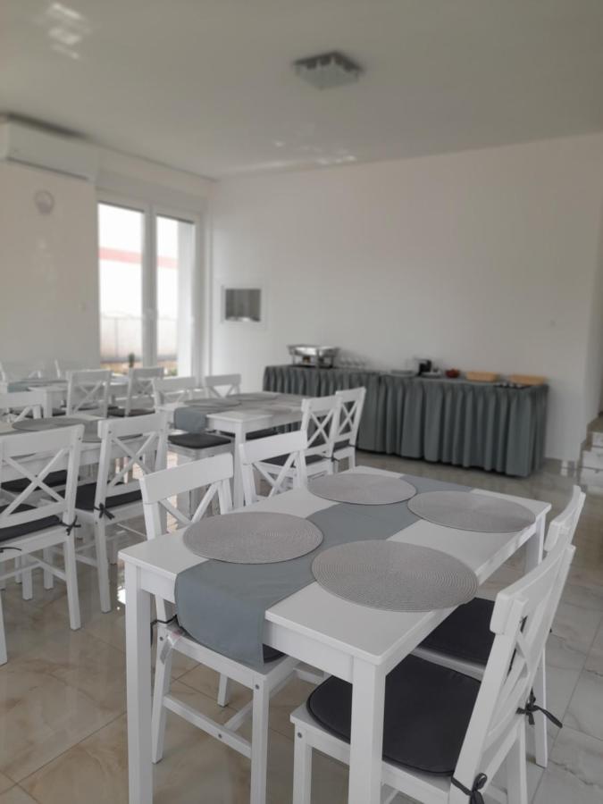 Orion Panzio Bed & Breakfast Hajdúszoboszló Exterior foto
